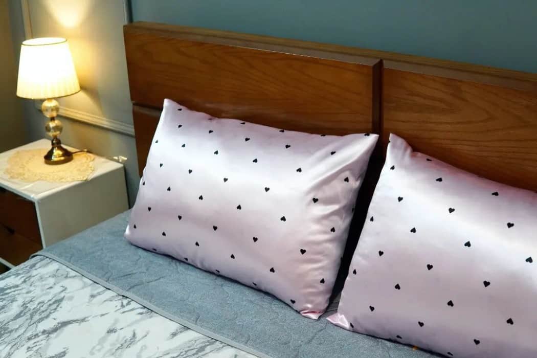 تصویر 1 از خرید و قیمت رو بالشتی دو رو ساتن + فروش عمده